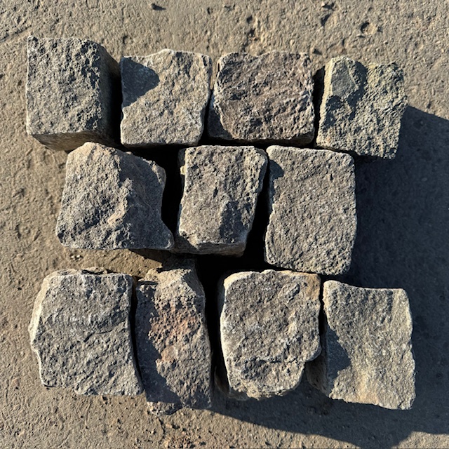 Neues Bernburger Mosaikpflaster 4-6 cm grau