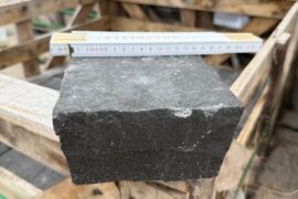 Basalt Großpflaster Mekong Black 15x15x8 cm anthrazit-schwarz Basalt Großpflaster Mekong Black 15x15x8 cm anthrazit-schwarz