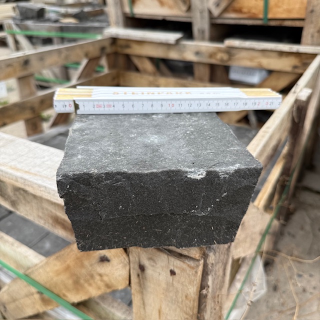 Basalt Großpflaster Mekong Black 15x15x8 cm anthrazit-schwarz