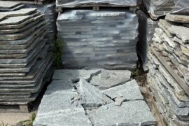 Gneis Polygonalplatte Torino überwiegend grau