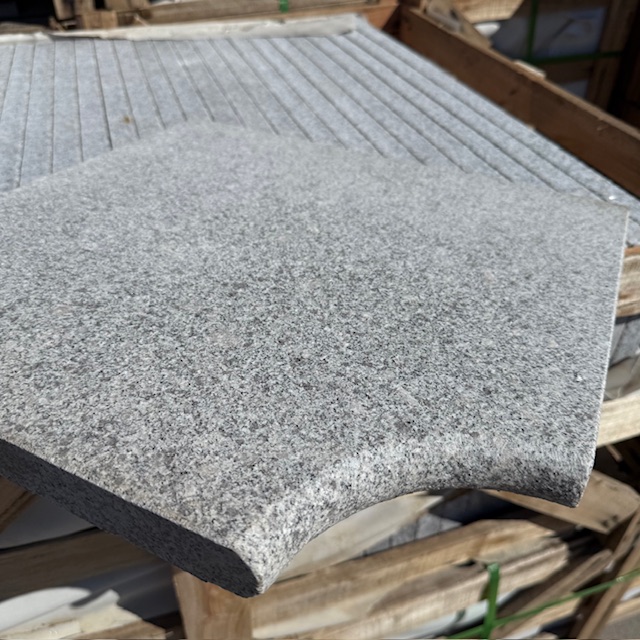 Granit Poolecke Daba 45/35×45/35×3 cm hellgrau