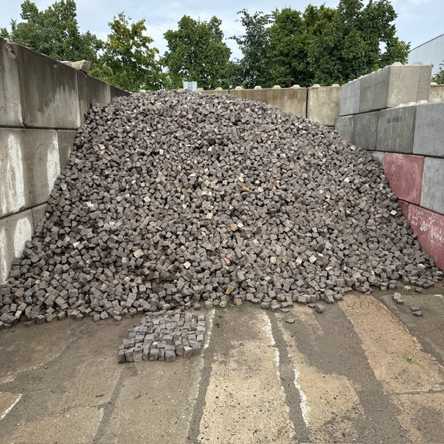 porphyr-mosaikpflaster-gebraucht-rot-braun-bunt3