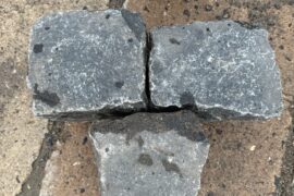 Gebrauchtes Tephrit Großpflaster 13-25 cm unregelmäßig Gebrauchtes Tephrit Großpflaster 13-25 cm unregelmäßig